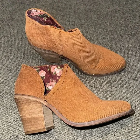 Very G Lilly Women's Bootie Sz 7.5 Brown Corduroy Casual Pull On Ankle Boots - Picture 1 of 8